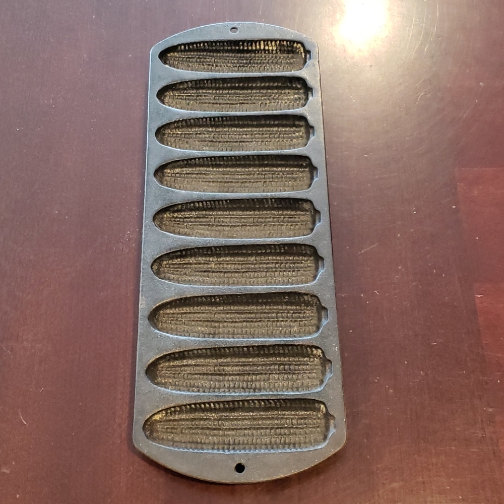 Vintage lodge cast iron corn bread tray
